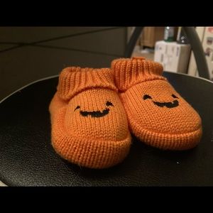 0-6 month pumpkin booties